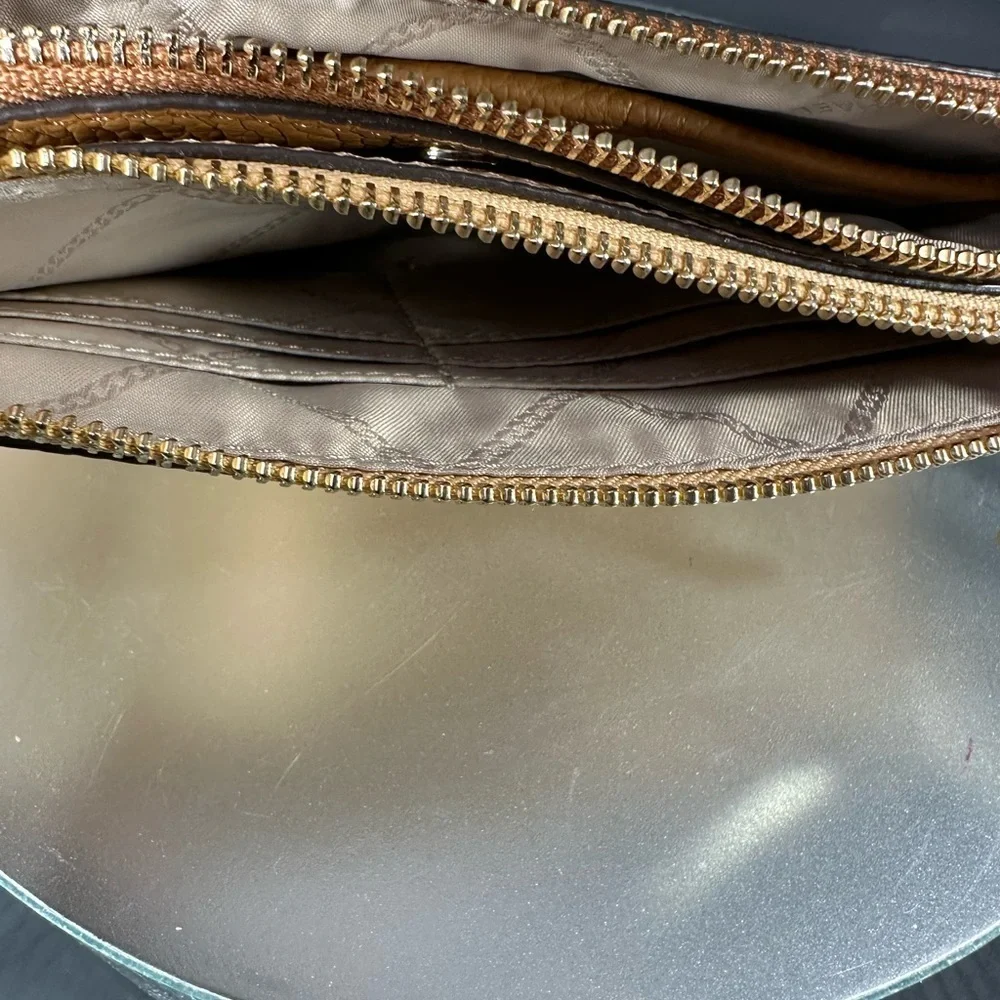 Michael Kors Cream Leather Women's Bag pre Owned Exellent condition